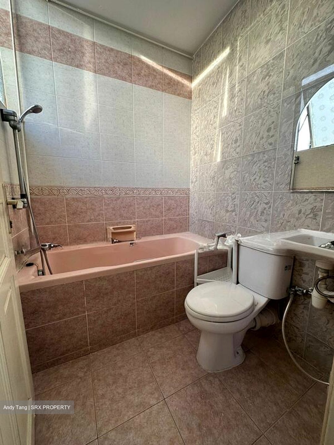Elizabeth Tower (D9), Apartment #565996471